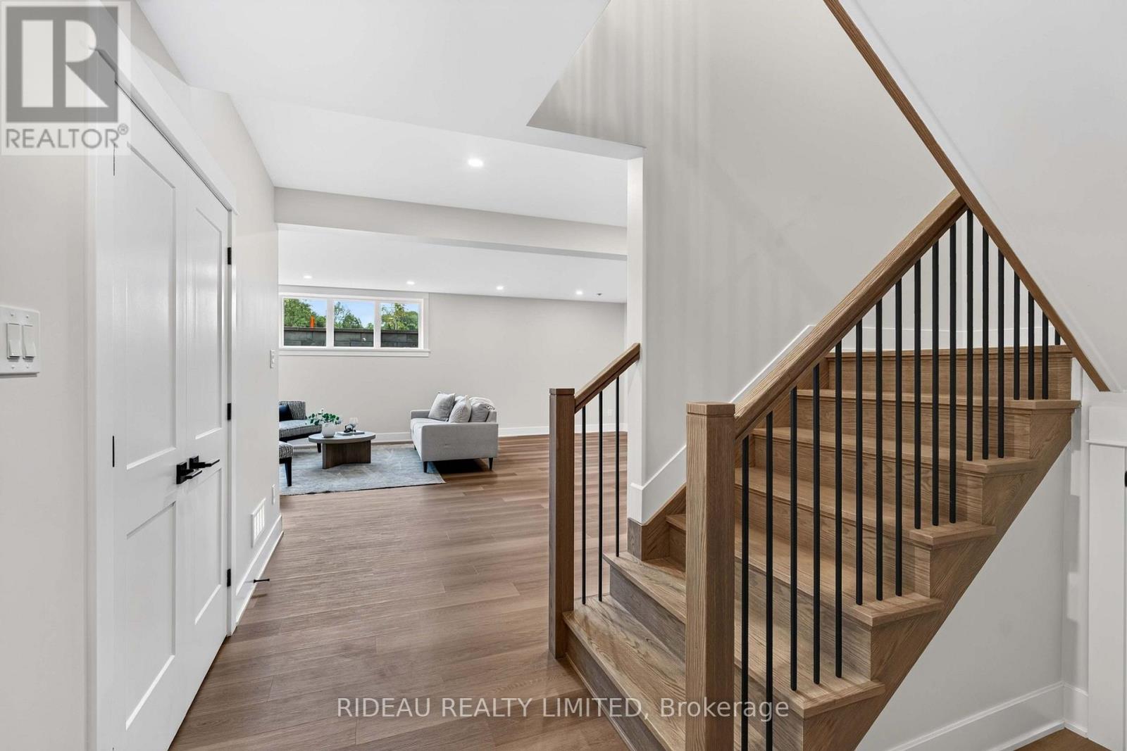 126 HEARTHSIDE DRIVE - Image 30