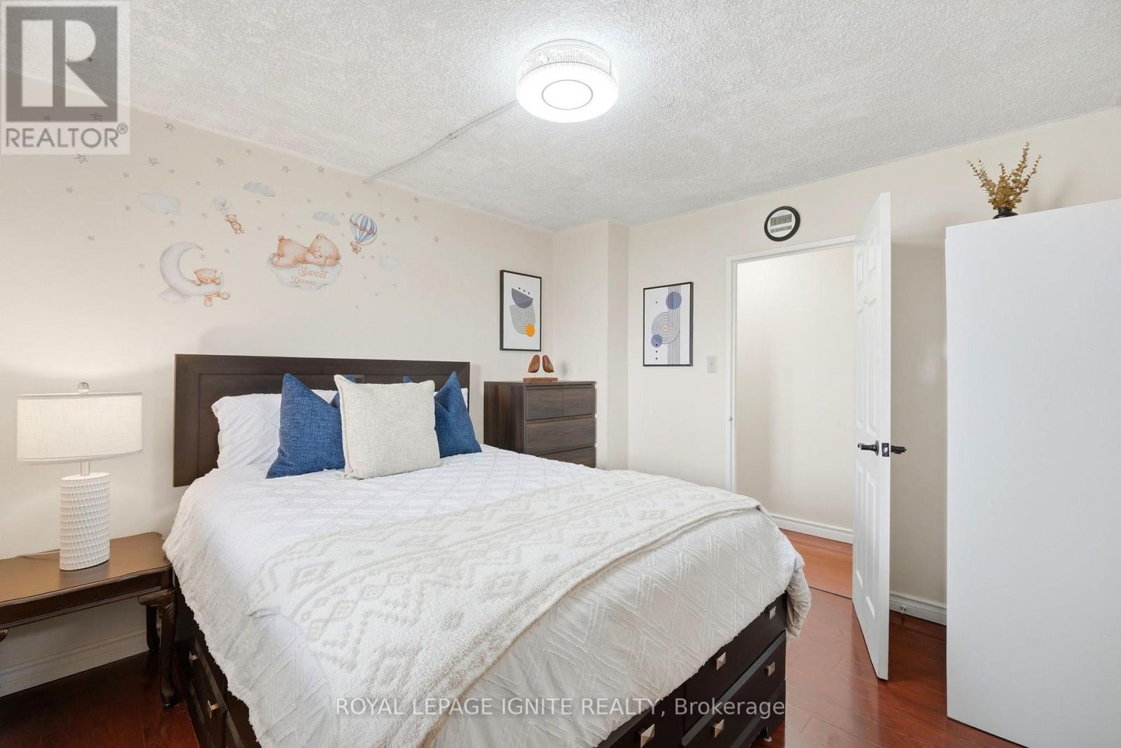 #903 3380 EGLINTON AVENUE - 16