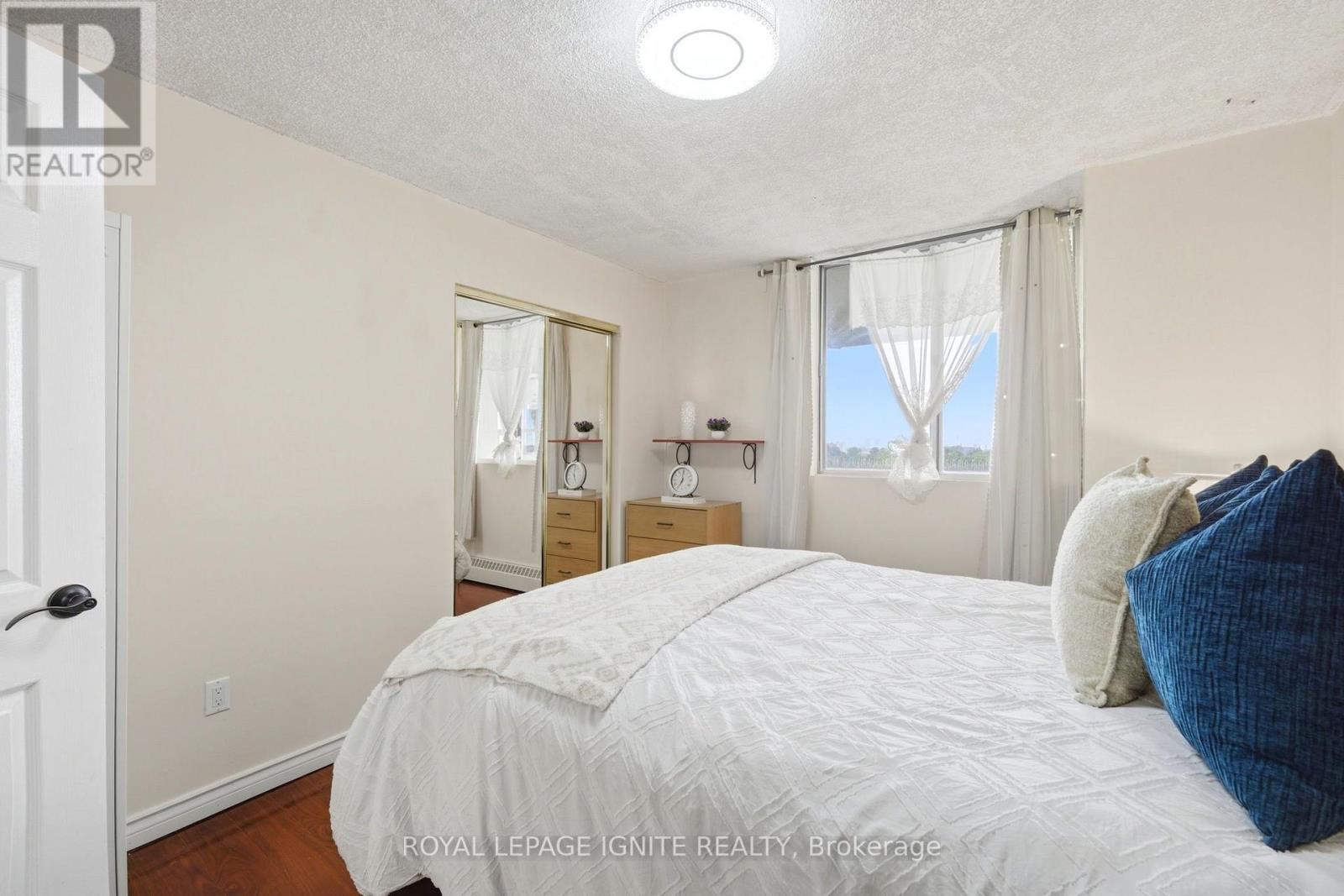 #903 3380 EGLINTON AVENUE - 19
