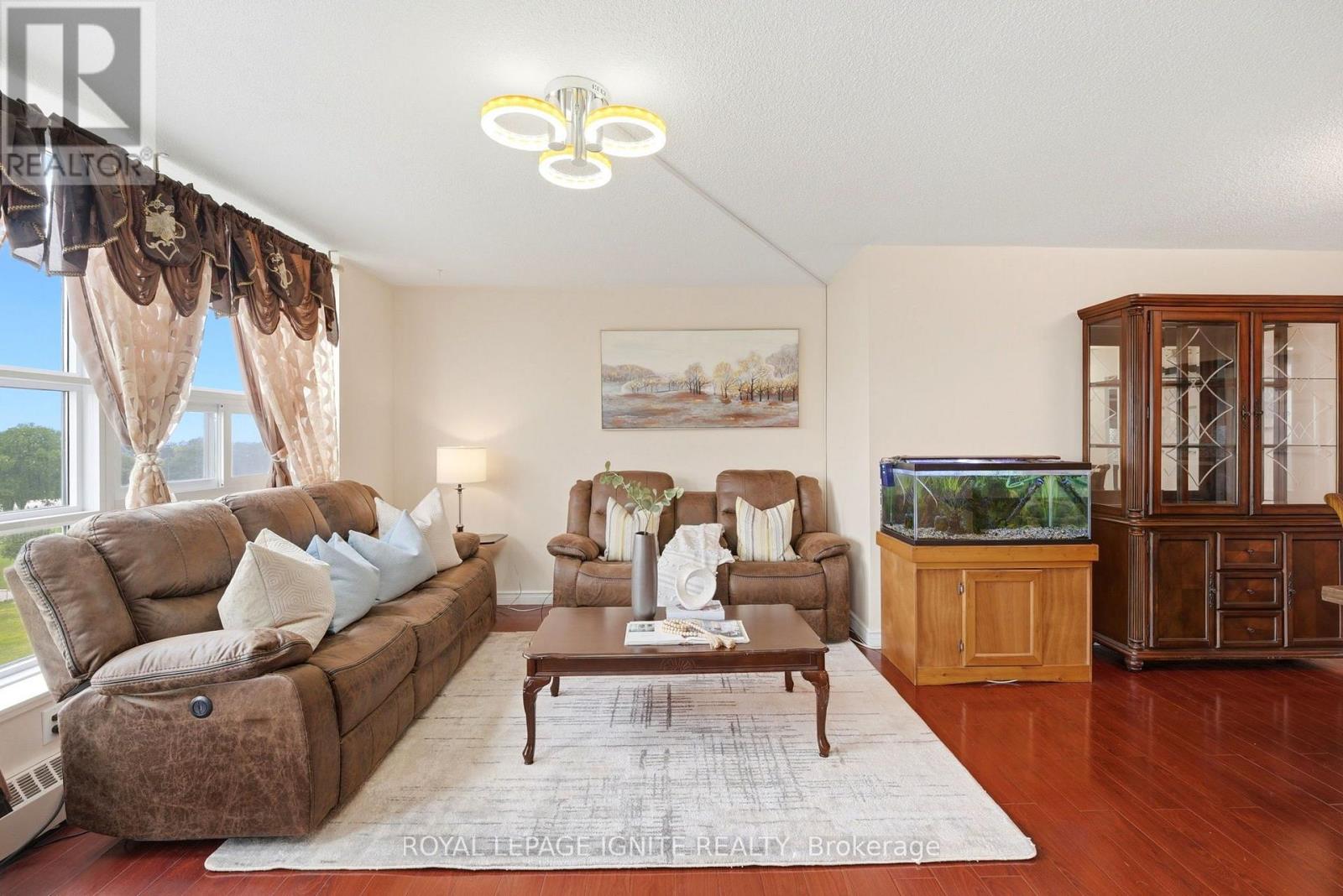 #903 3380 EGLINTON AVENUE - 6