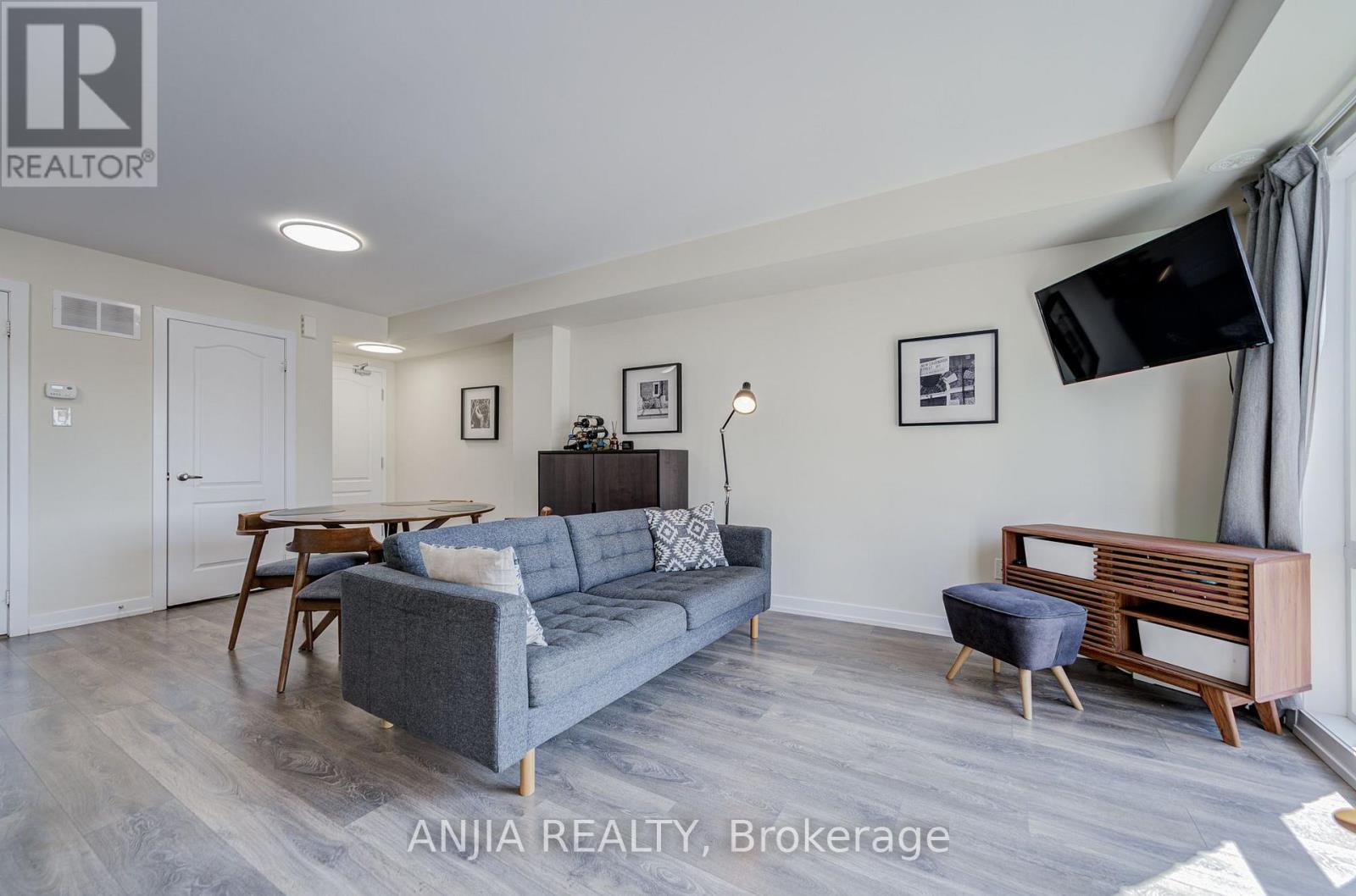 2210 – 10 WESTMEATH LANE, Markham photo 5