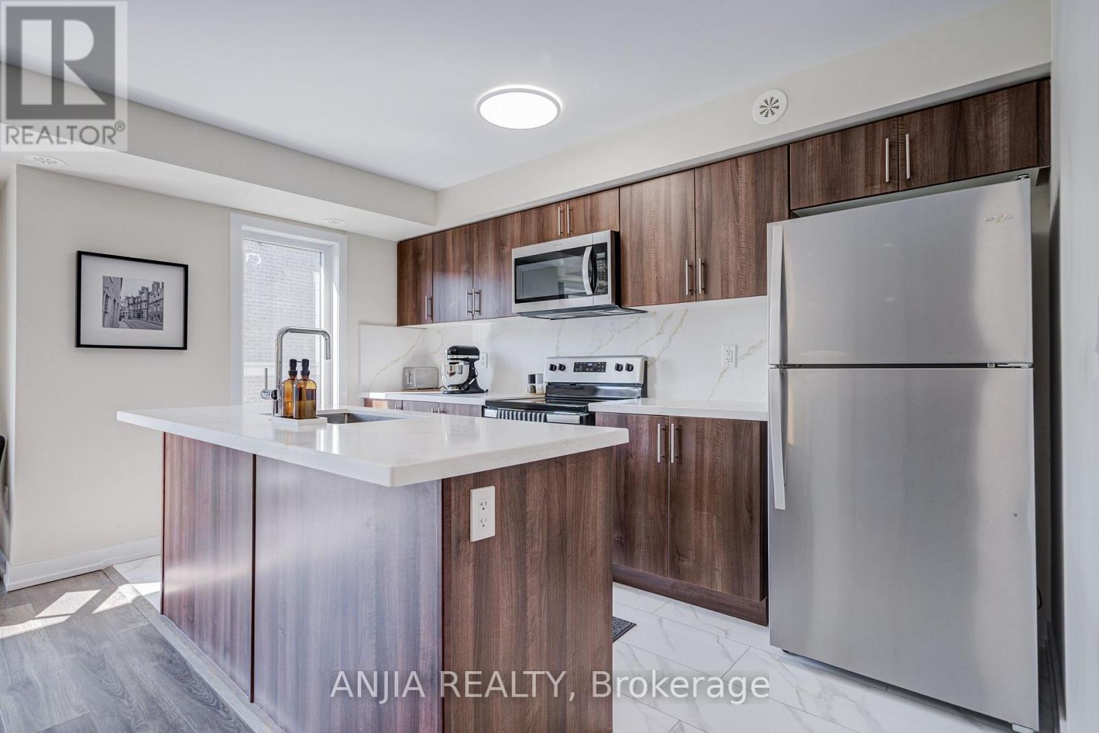 2210 – 10 WESTMEATH LANE, Markham photo 7