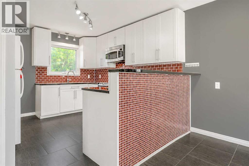 808 2 Avenue West - Photo 5