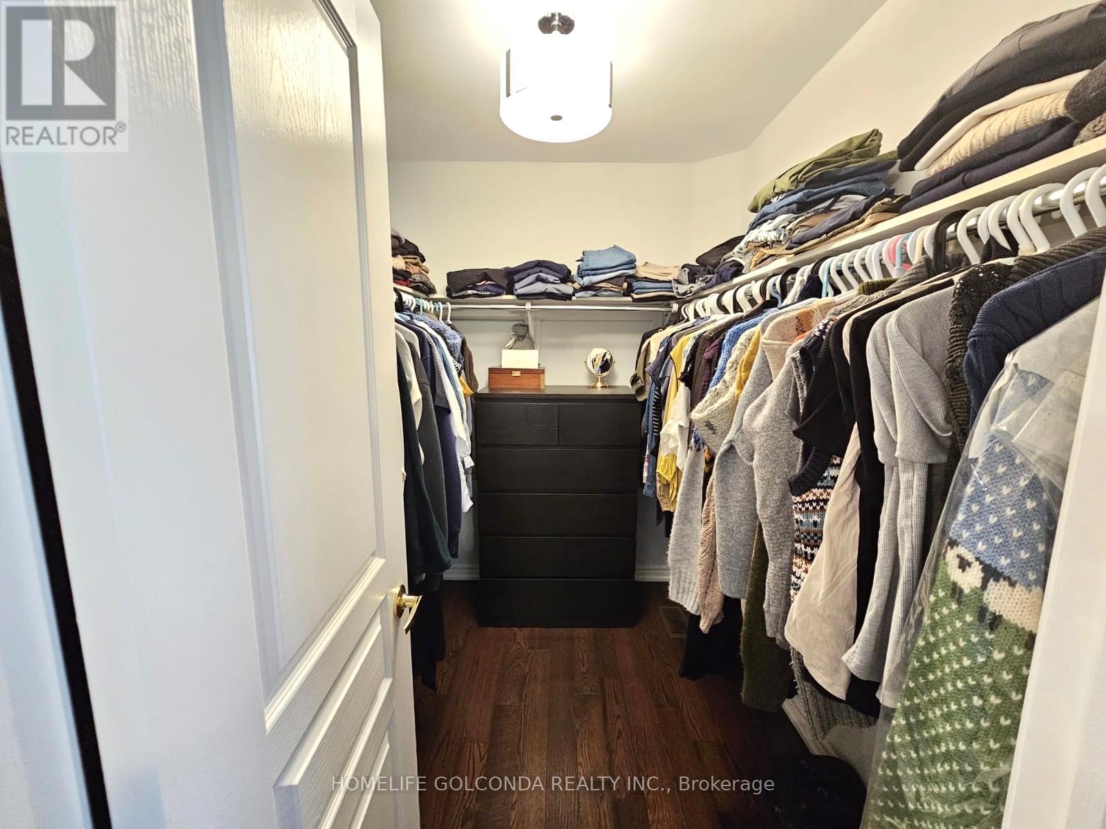 3252 LARRY CRESCENT - 24