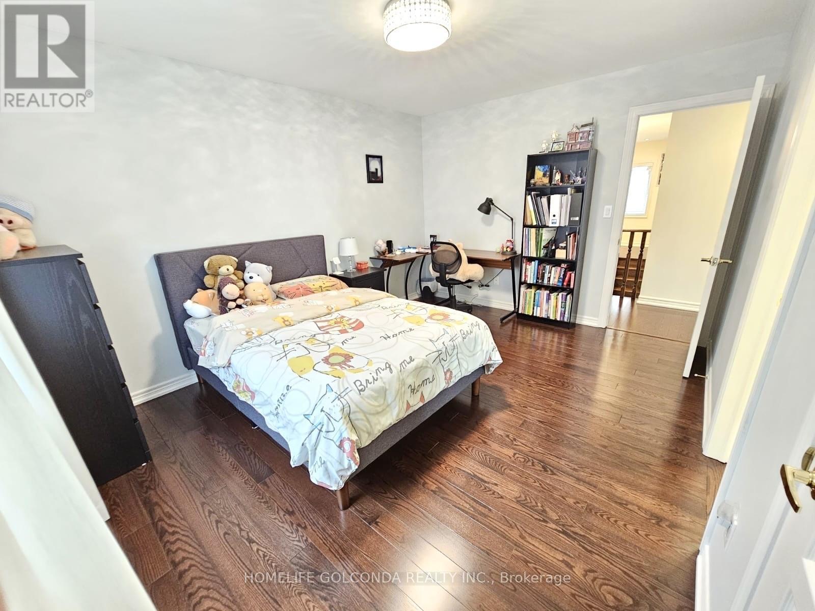 3252 LARRY CRESCENT - 36