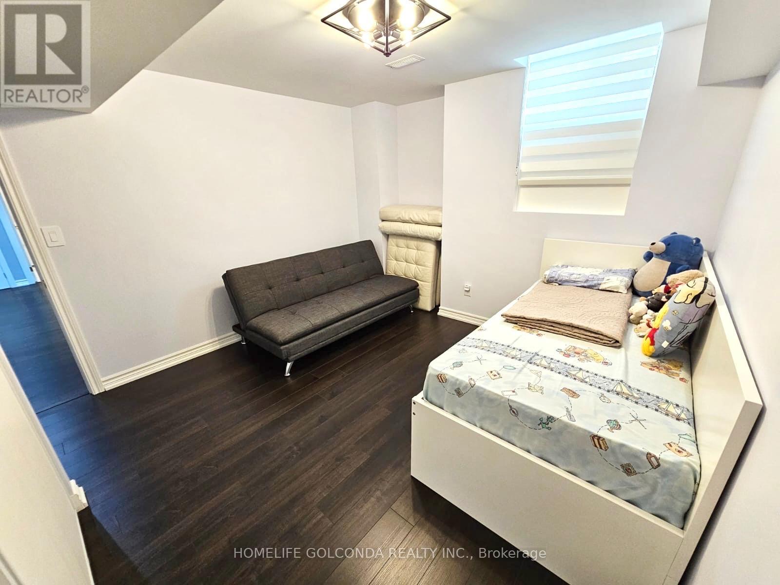 3252 LARRY CRESCENT - 41