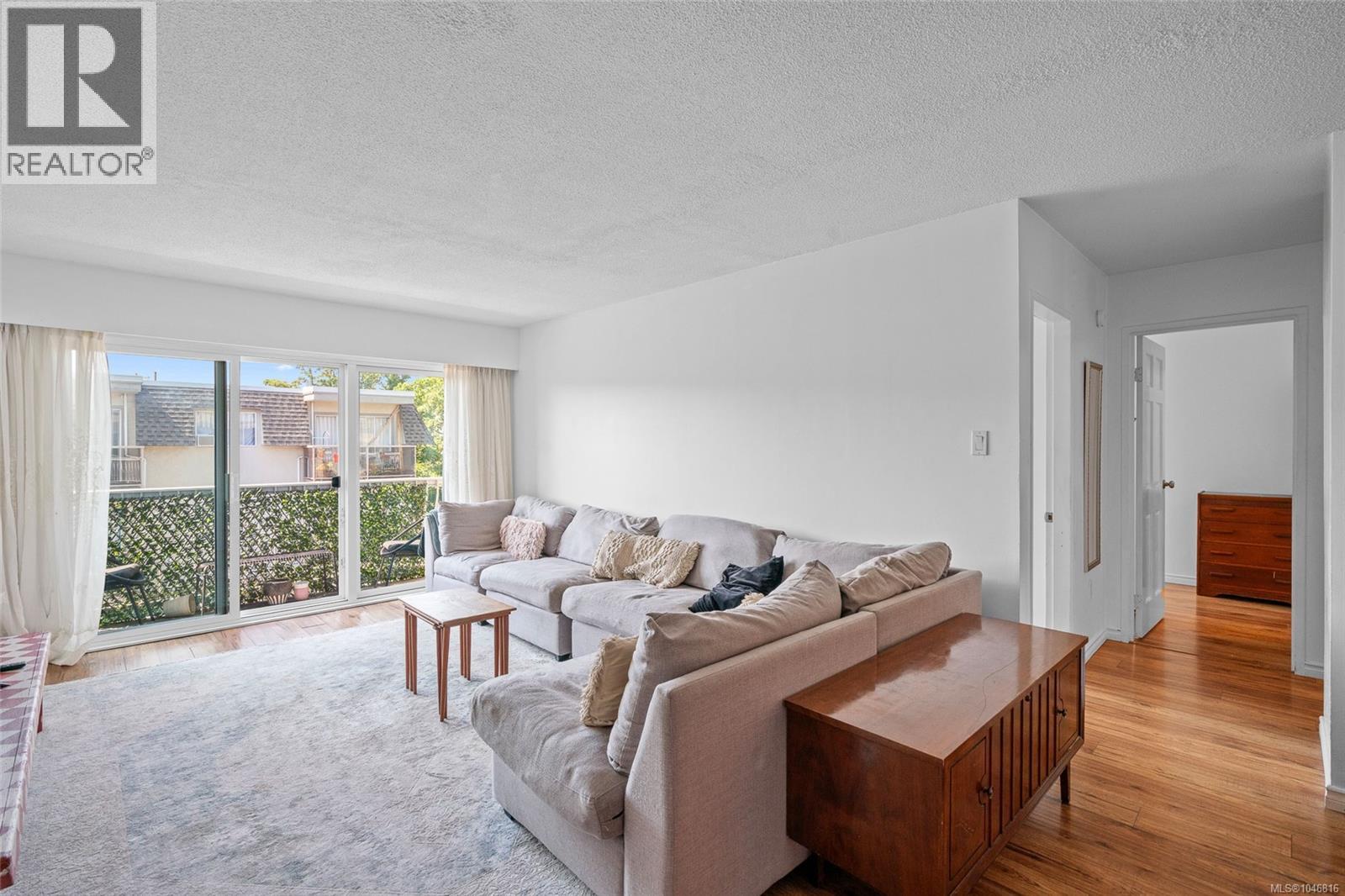#203 1116 Queens Ave - 4