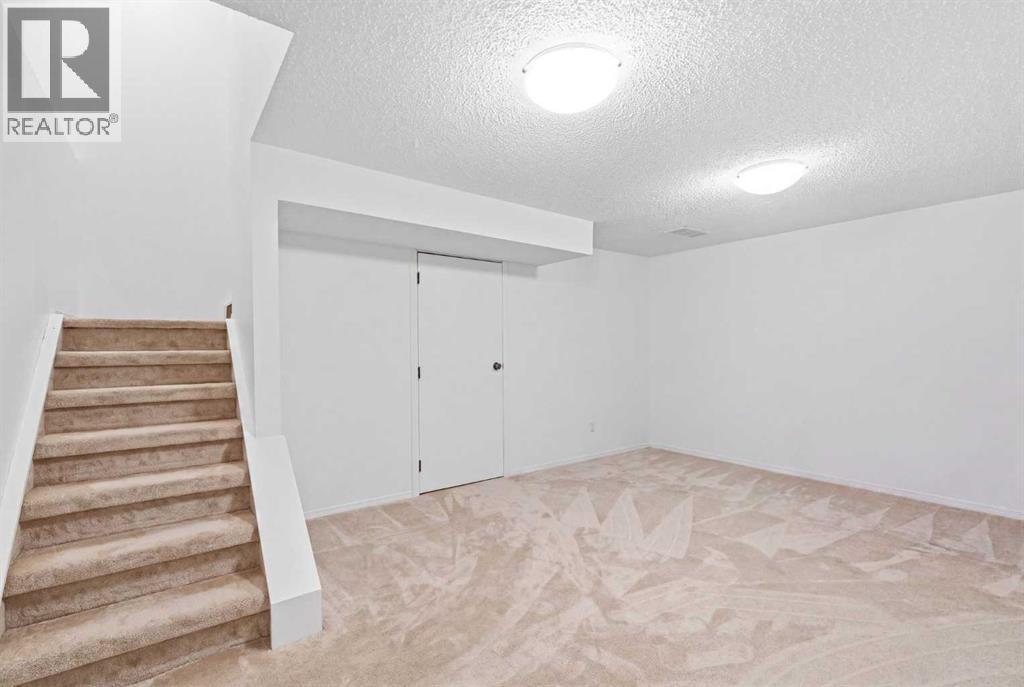 #12 800 Bowcroft Place - 19