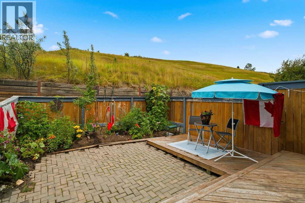 #12 800 Bowcroft Place - 10