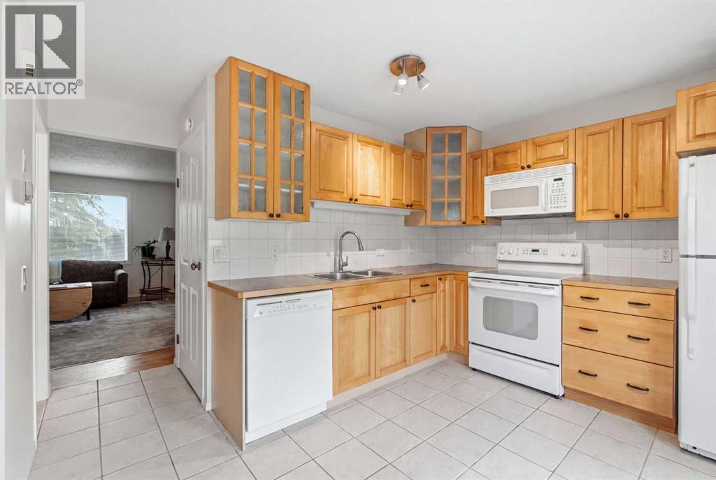 #12 800 Bowcroft Place - 6
