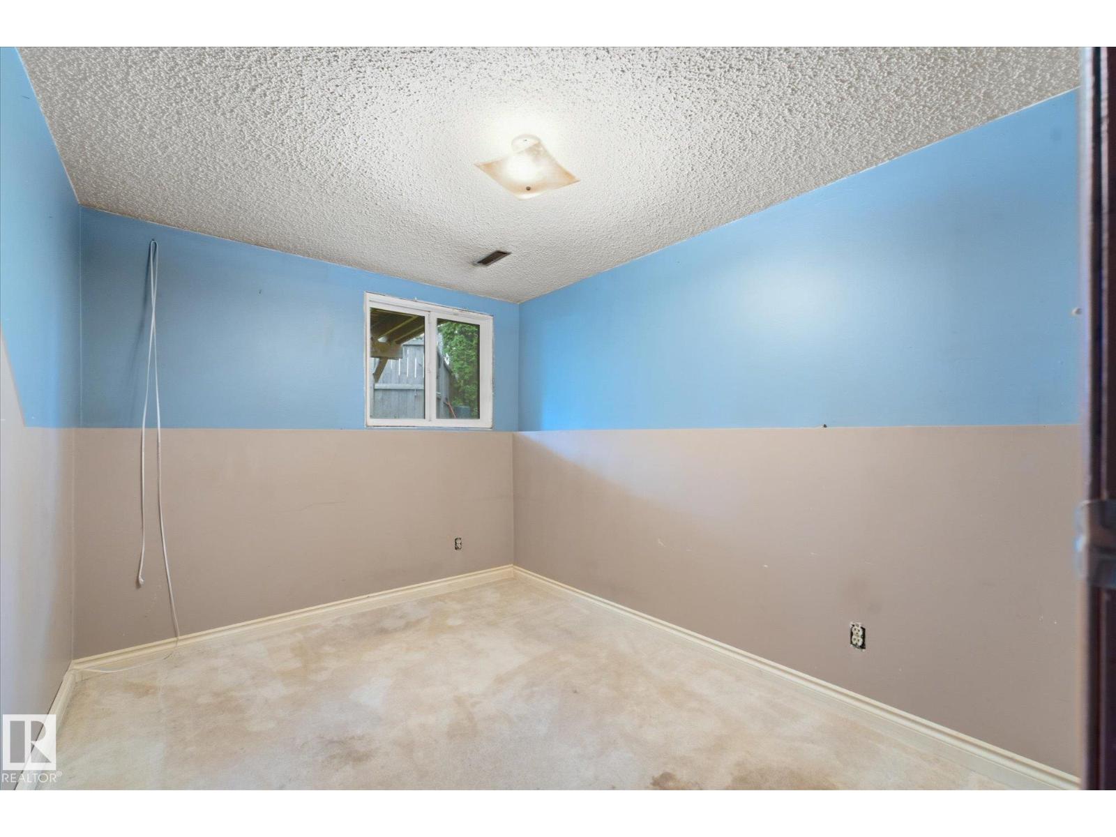 4305 35 ST NW - 25