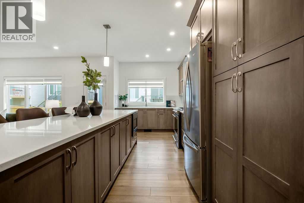 882 Bluerock Way SW, Alpine Park, Calgary photo 3