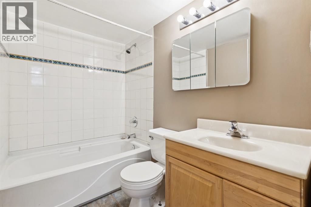 2144 Chilcotin Road NW - 32