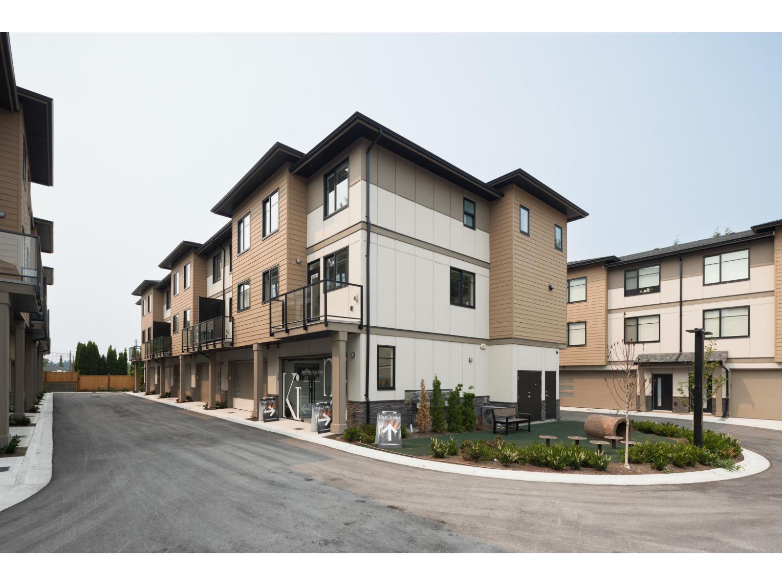 3 Bed, 4 Bath House for Sale in Abbotsford – 11 1641 KING CRESCENT, Abbotsford – MLS# R3154448 - Image 3