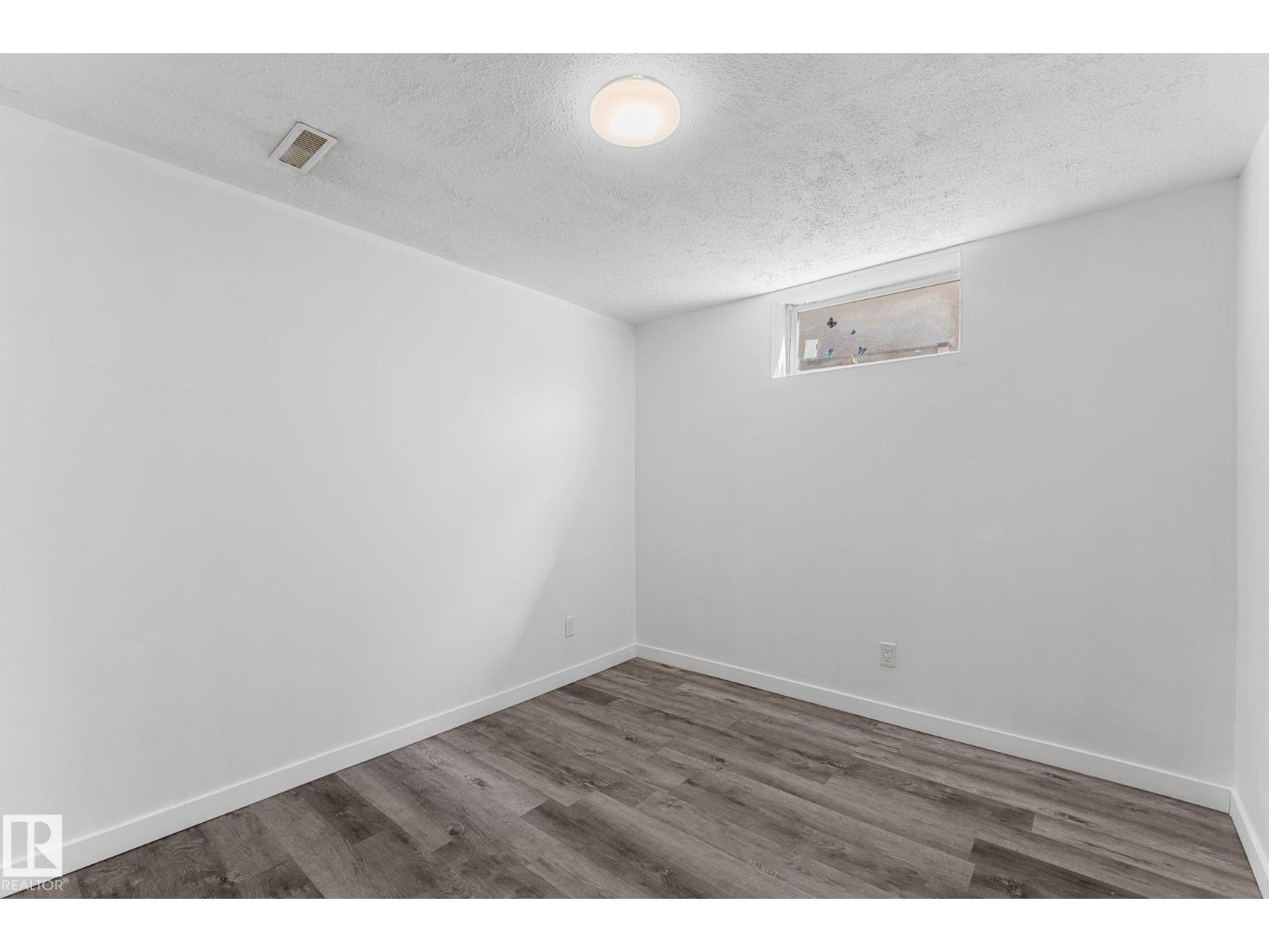7823 136 Avenue NW - Photo 33