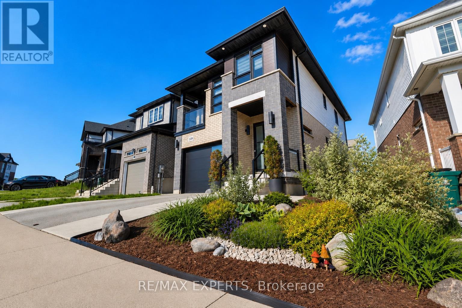 228 WOODBINE AVENUE — photo 2