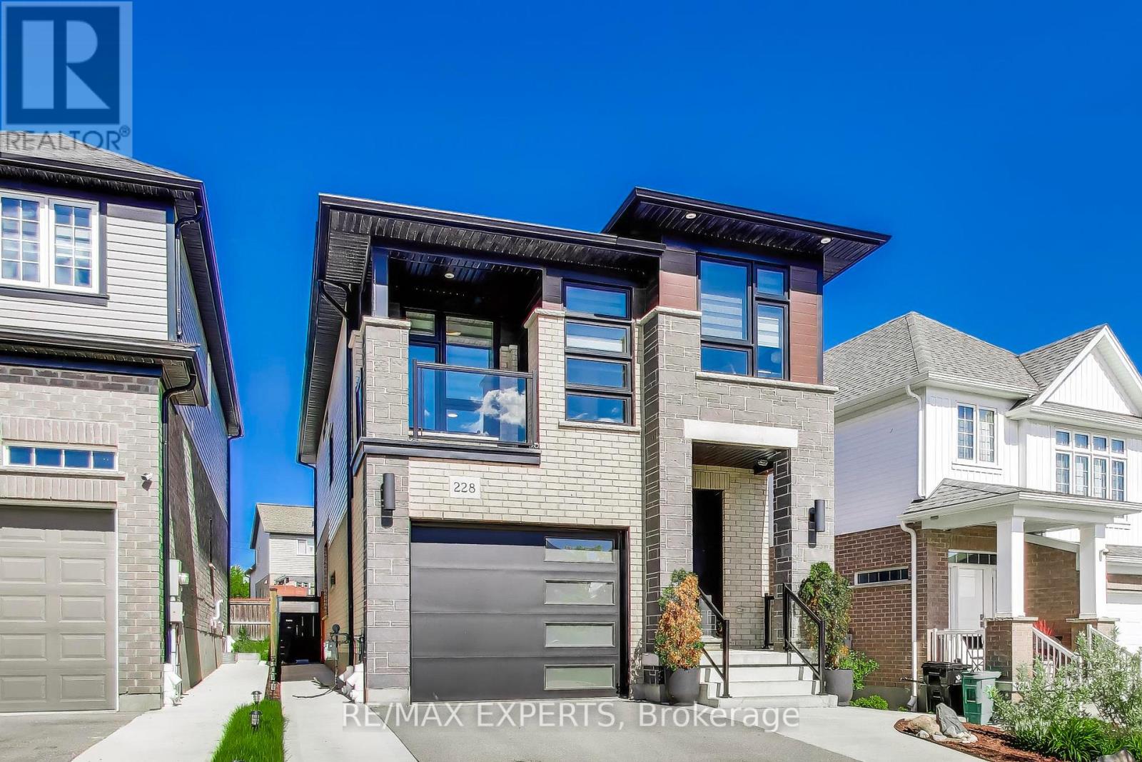228 WOODBINE AVENUE — photo 3