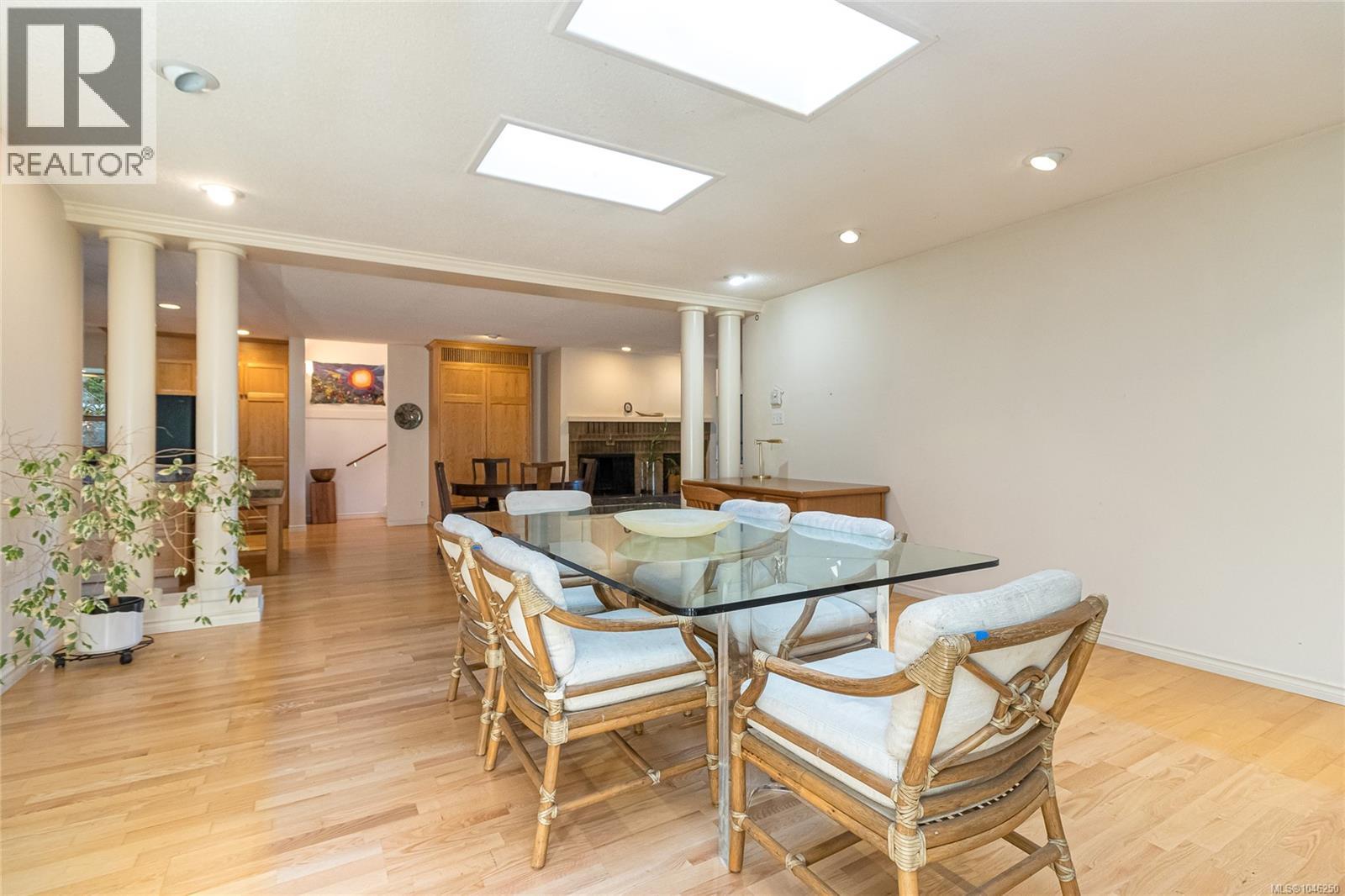 2680 Arbutus Rd - Image 16