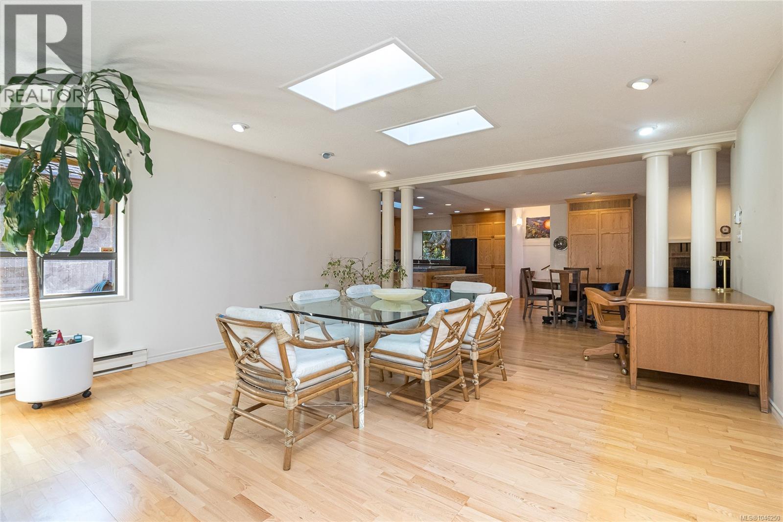 2680 Arbutus Rd - Image 15