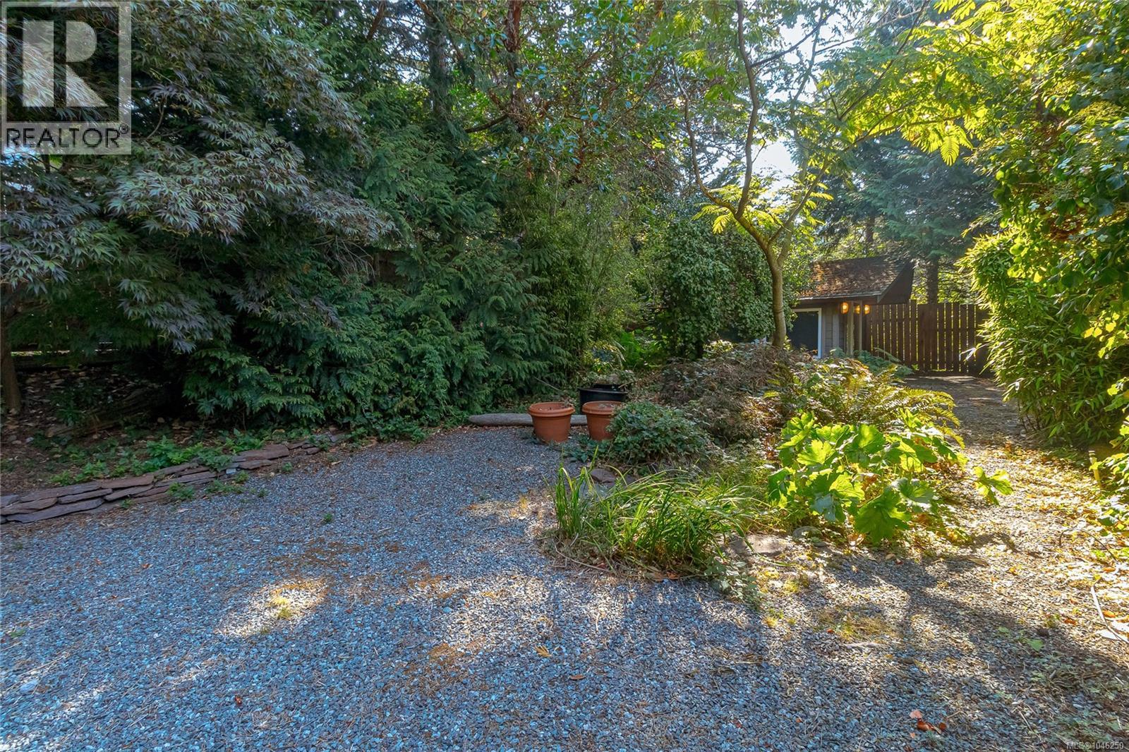 2680 Arbutus Rd - 67