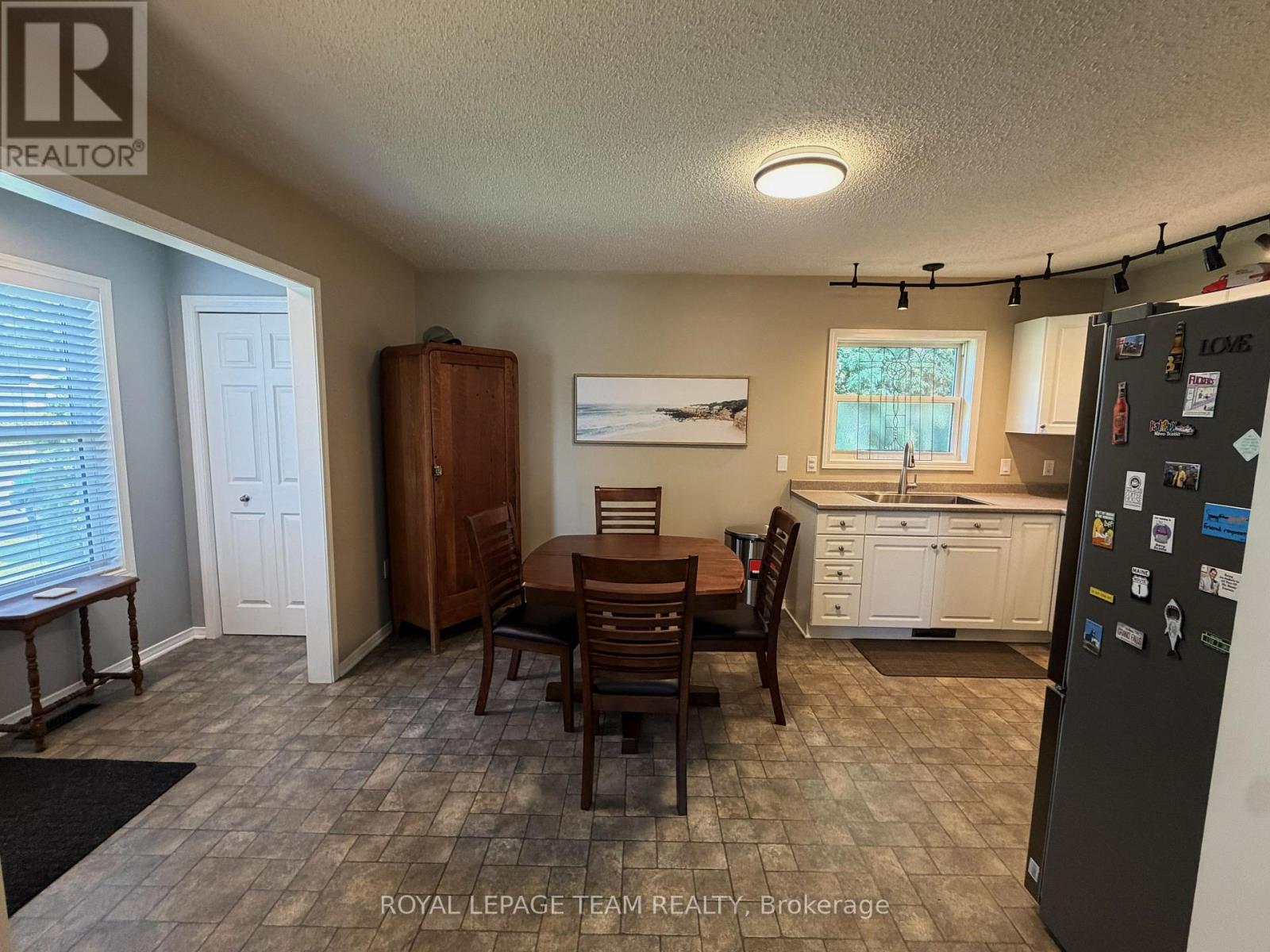 2 Bed, 1 Bath House for Sale in Ottawa – 1028 TEENA COLLEEN PRIVATE, Ottawa – MLS# X13669432 - Image 10