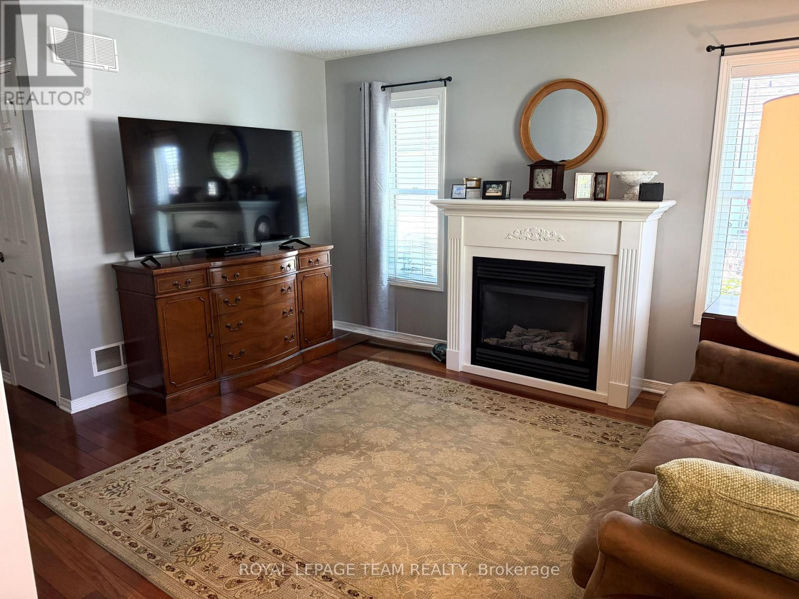 2 Bed, 1 Bath House for Sale in Ottawa – 1028 TEENA COLLEEN PRIVATE, Ottawa – MLS# X13669432 - Image 12