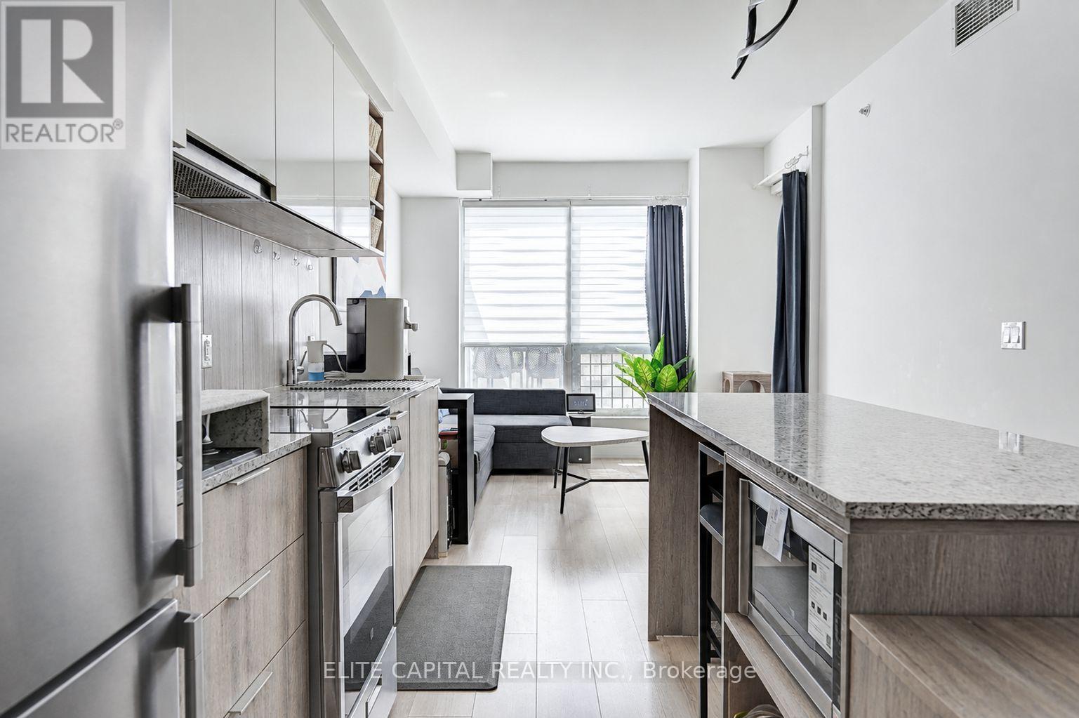 #740 31 TIPPETT ROAD - 3
