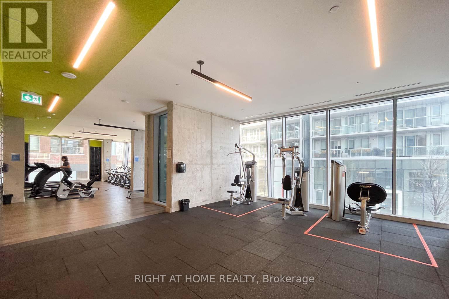 #903 45 BASEBALL PLACE - Image 32