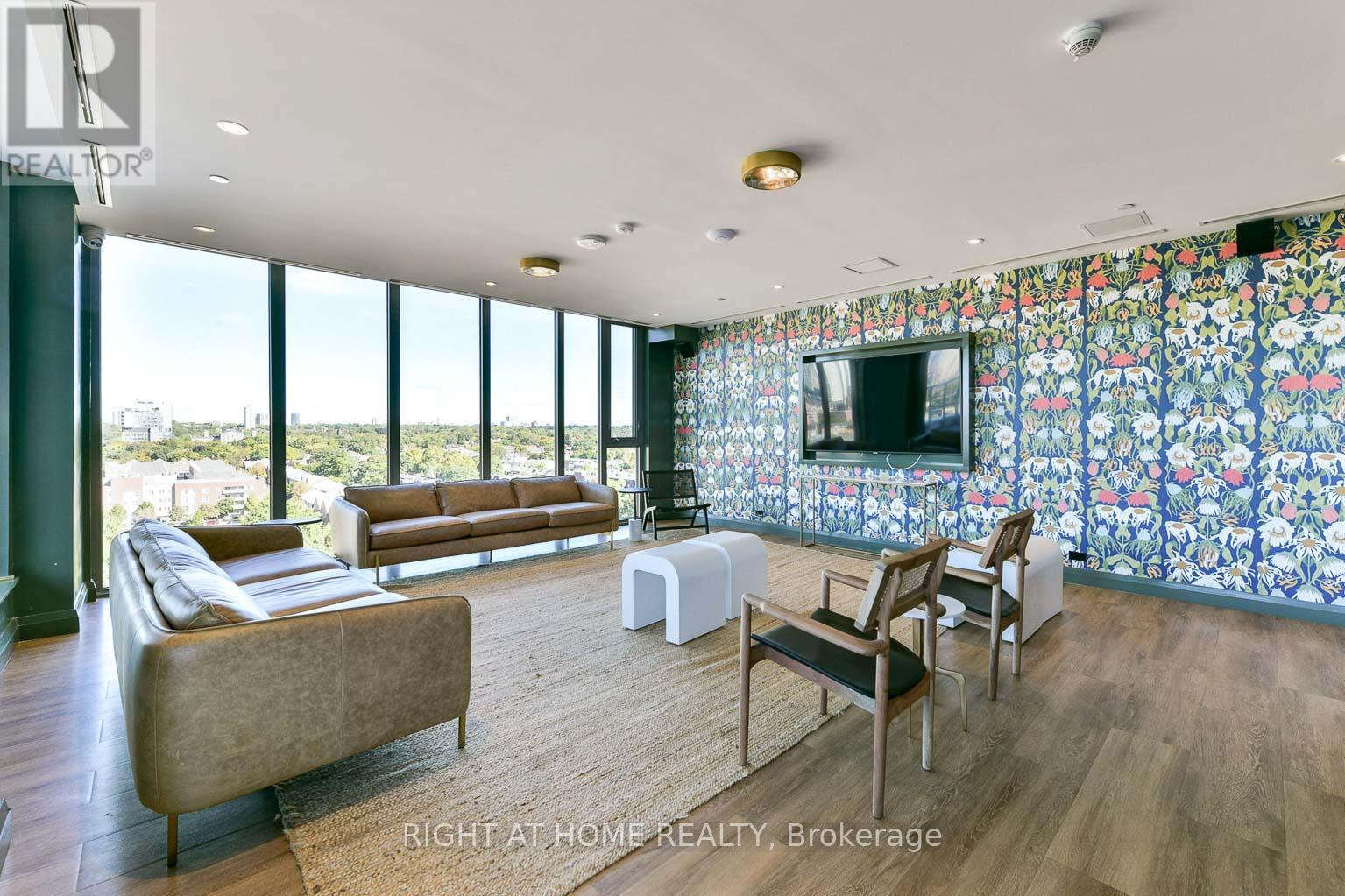 #903 45 BASEBALL PLACE - Image 40