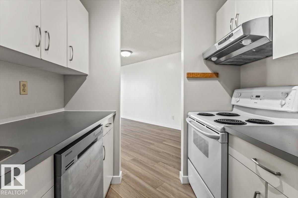 #1004 10045 117 ST NW - 17