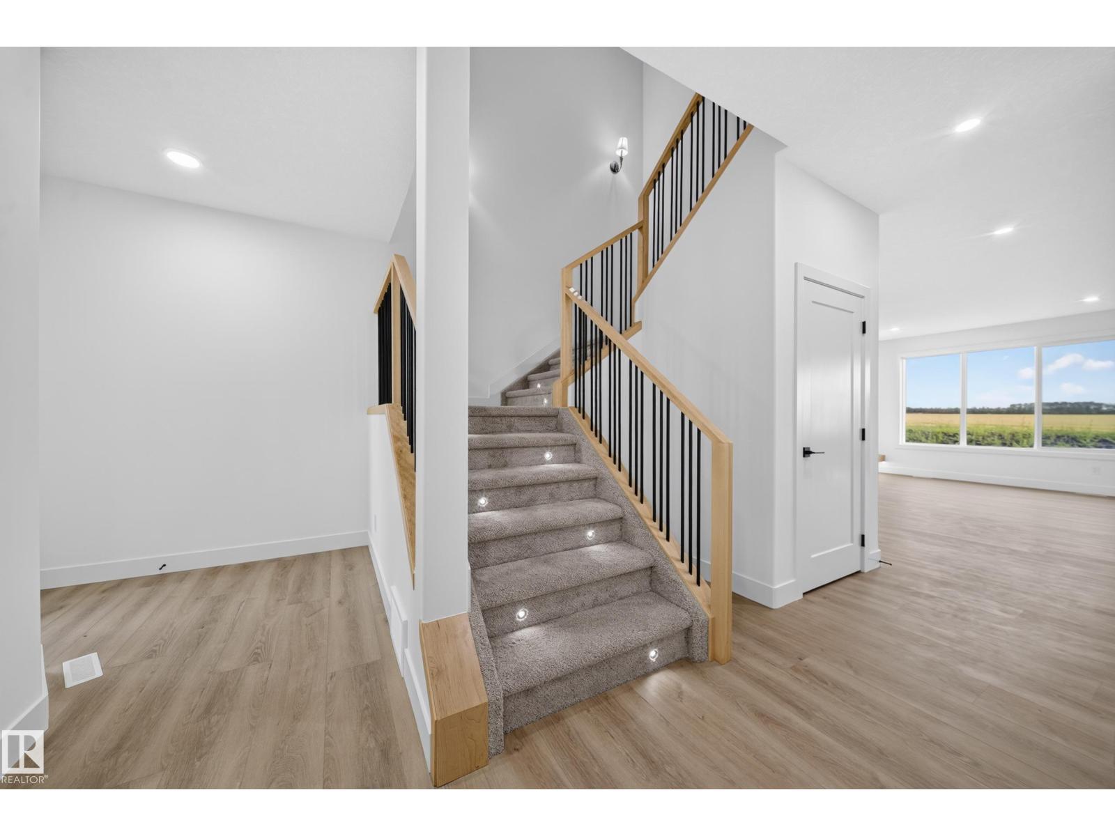 688 Bank drive DR - 14