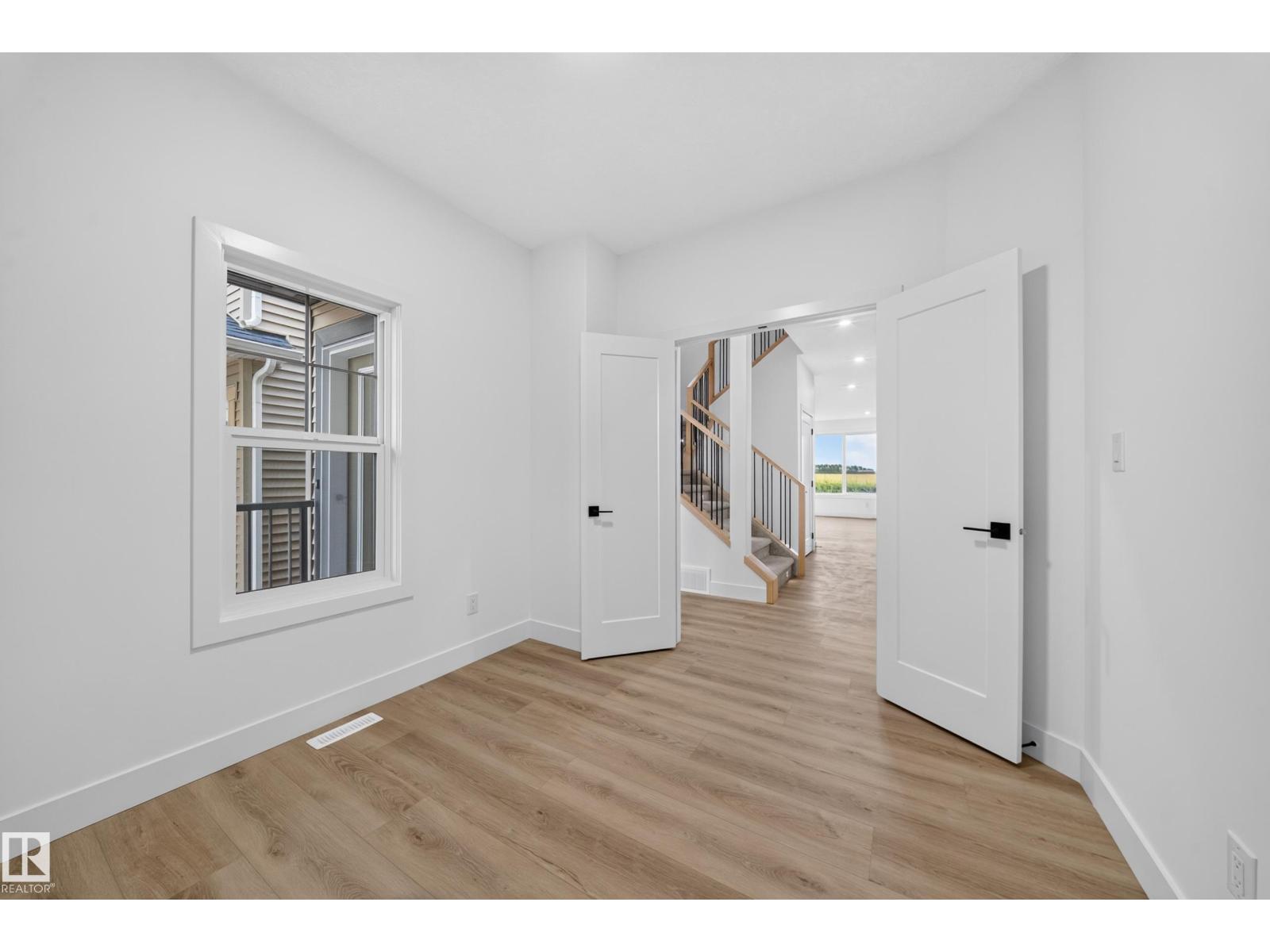 688 Bank drive - Photo 16