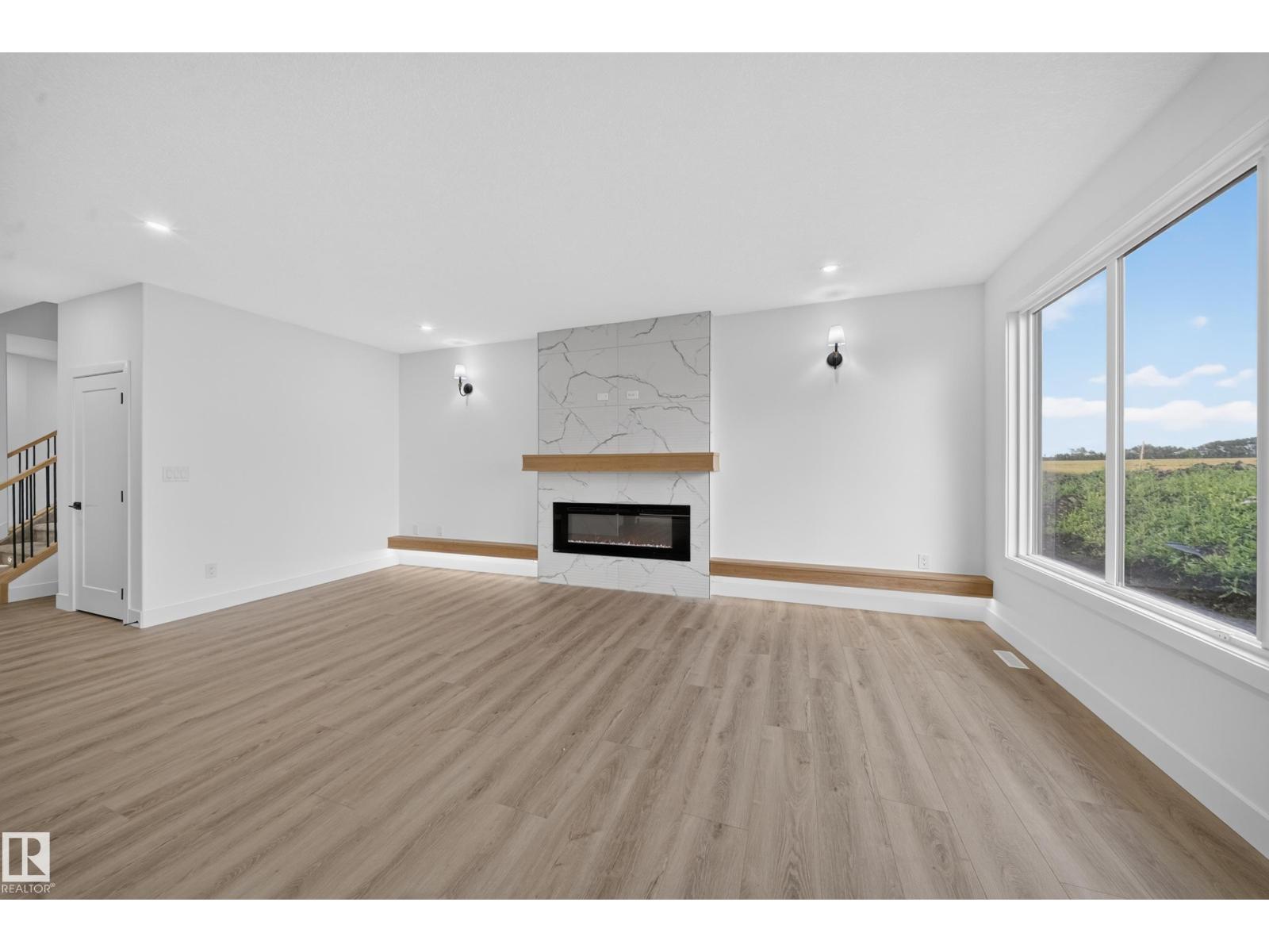 688 Bank drive DR - 22