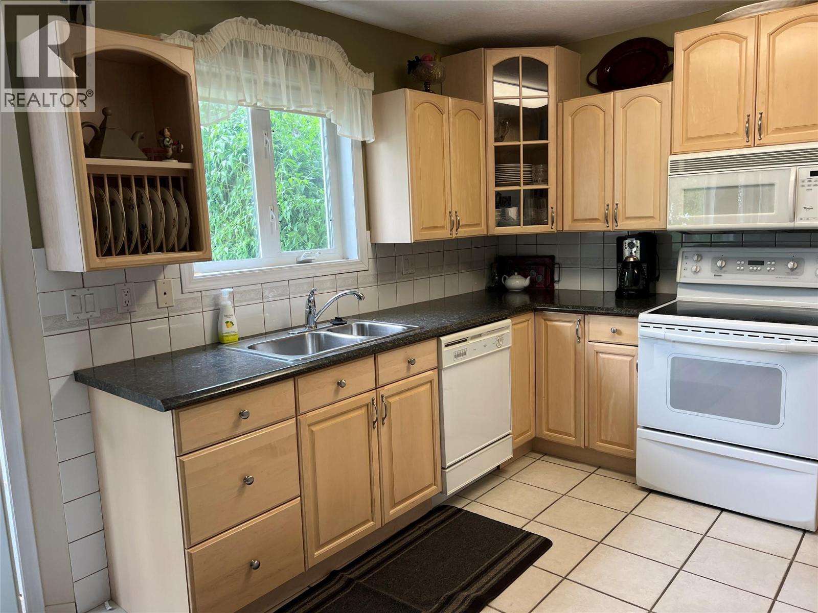 8804 20 Street - 11