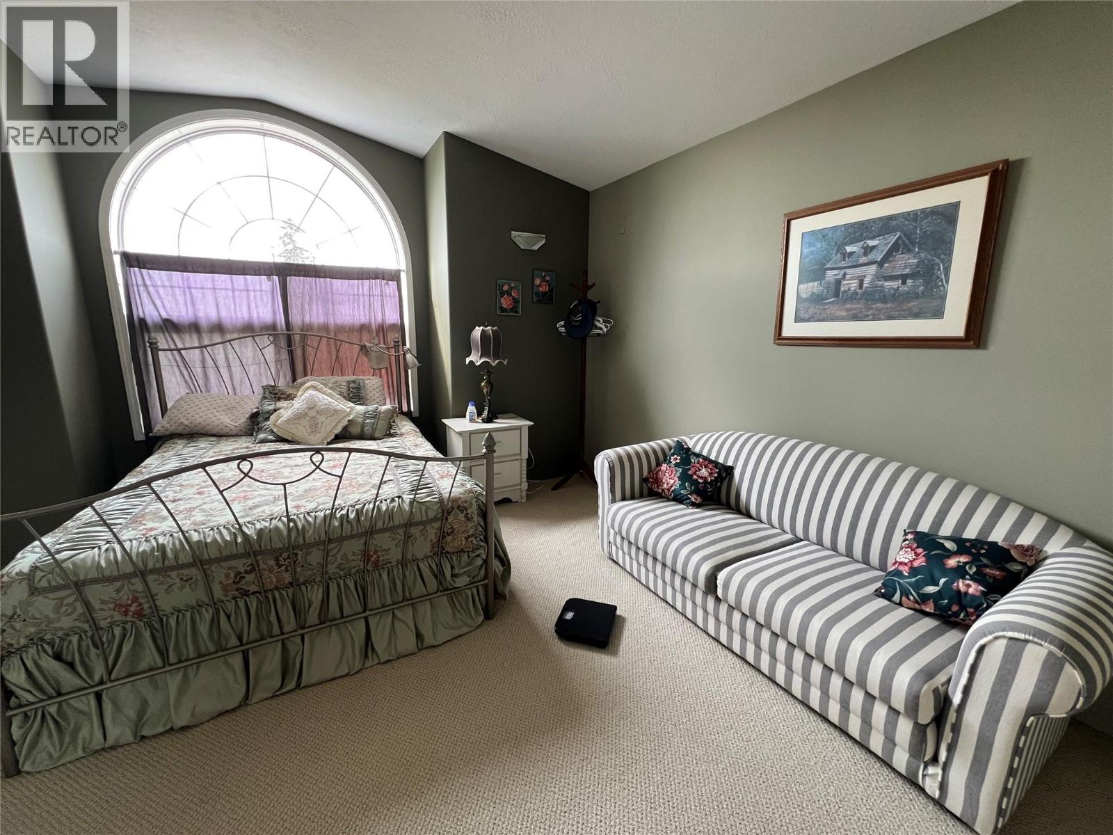 8804 20 Street - 23