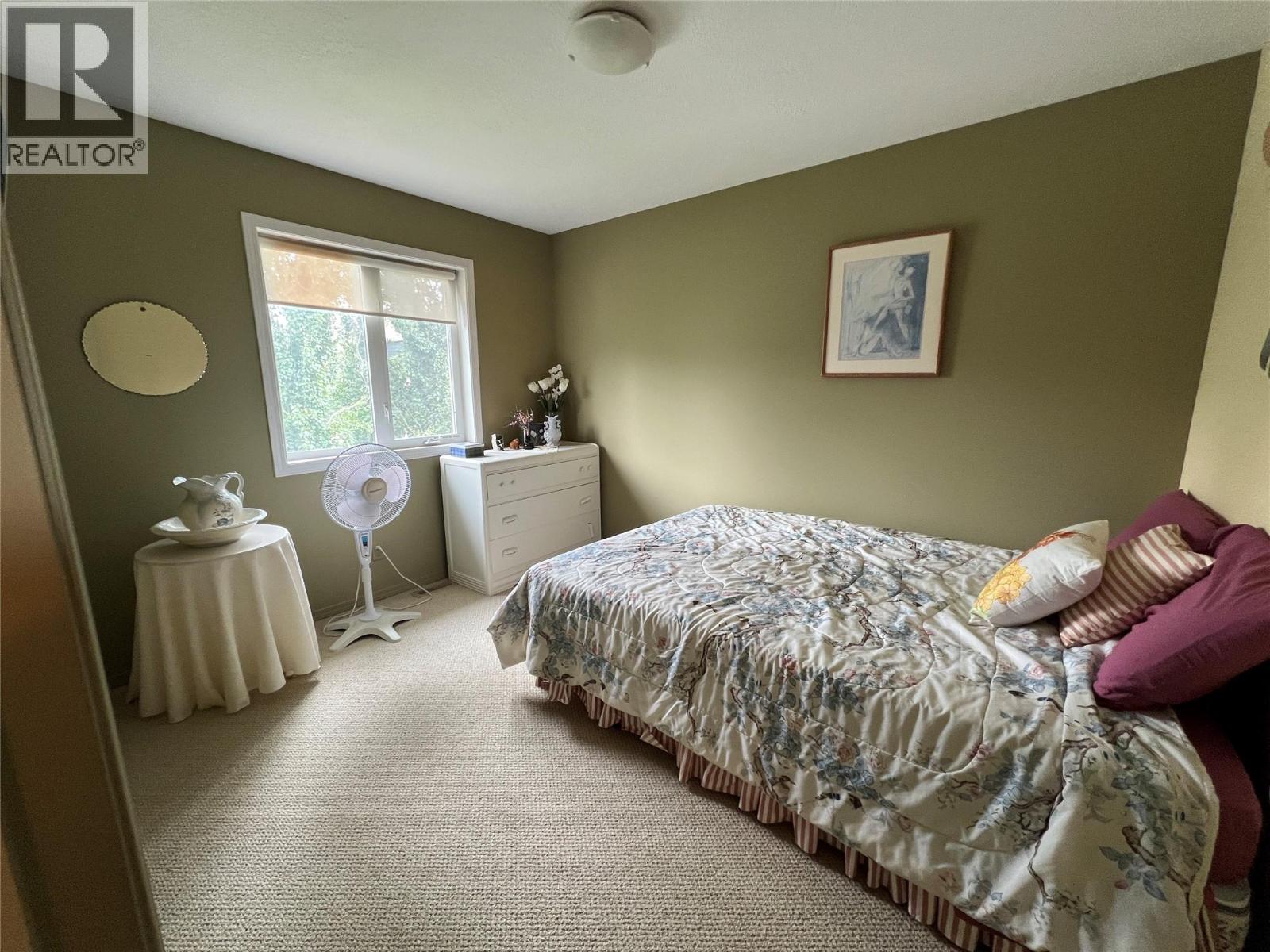 8804 20 Street - 29