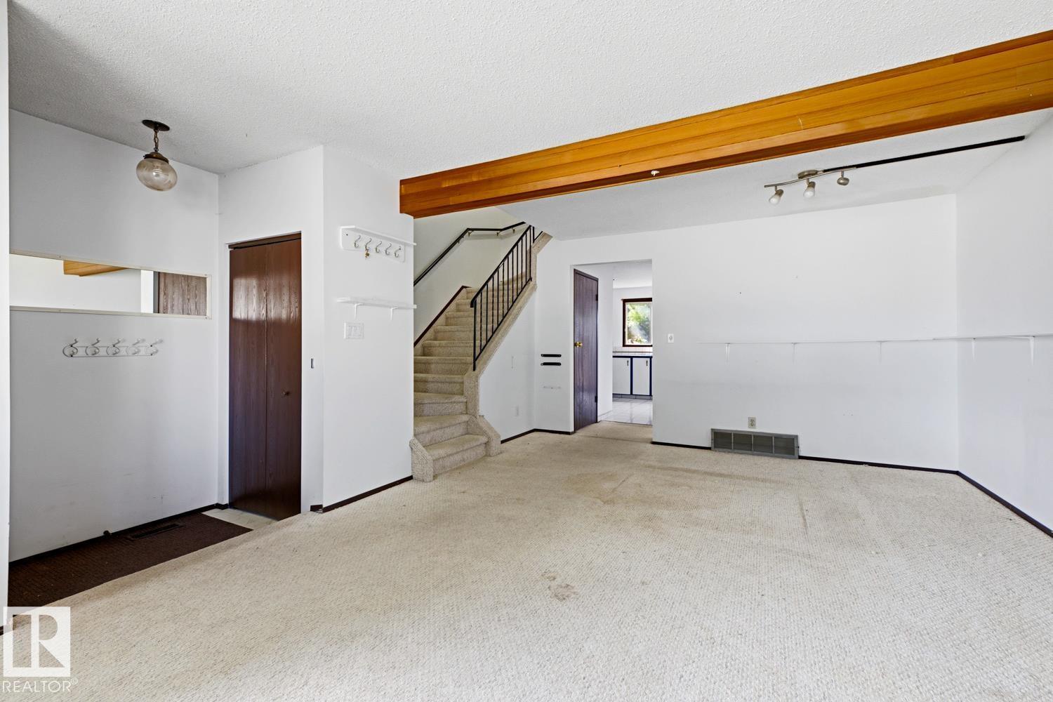 3515 43 AV NW, Kiniski Gardens, Edmonton photo 4