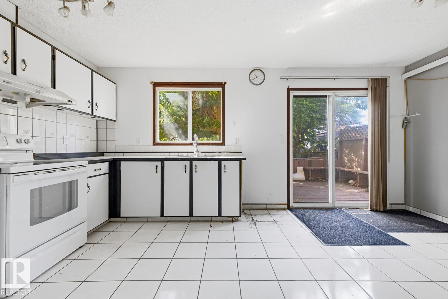 3515 43 Avenue NW - Photo 8