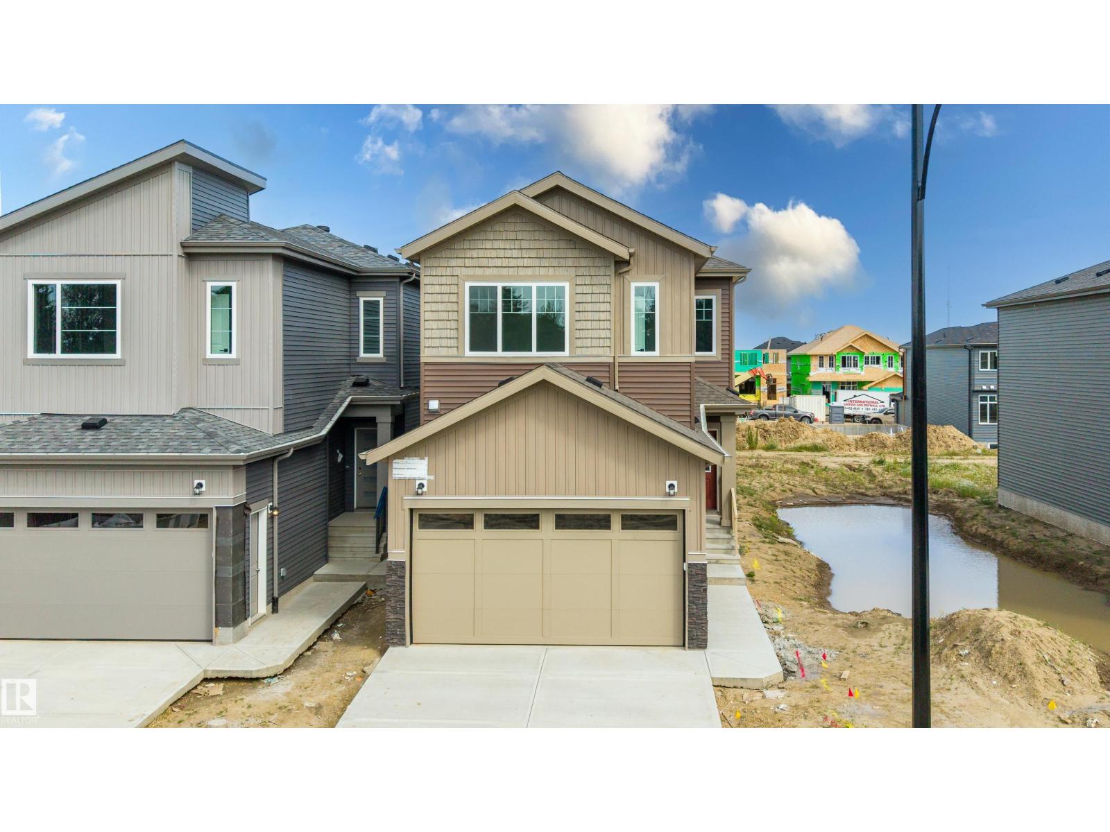 1786 Crossbill LO NW, Kinglet Gardens, Edmonton photo 2