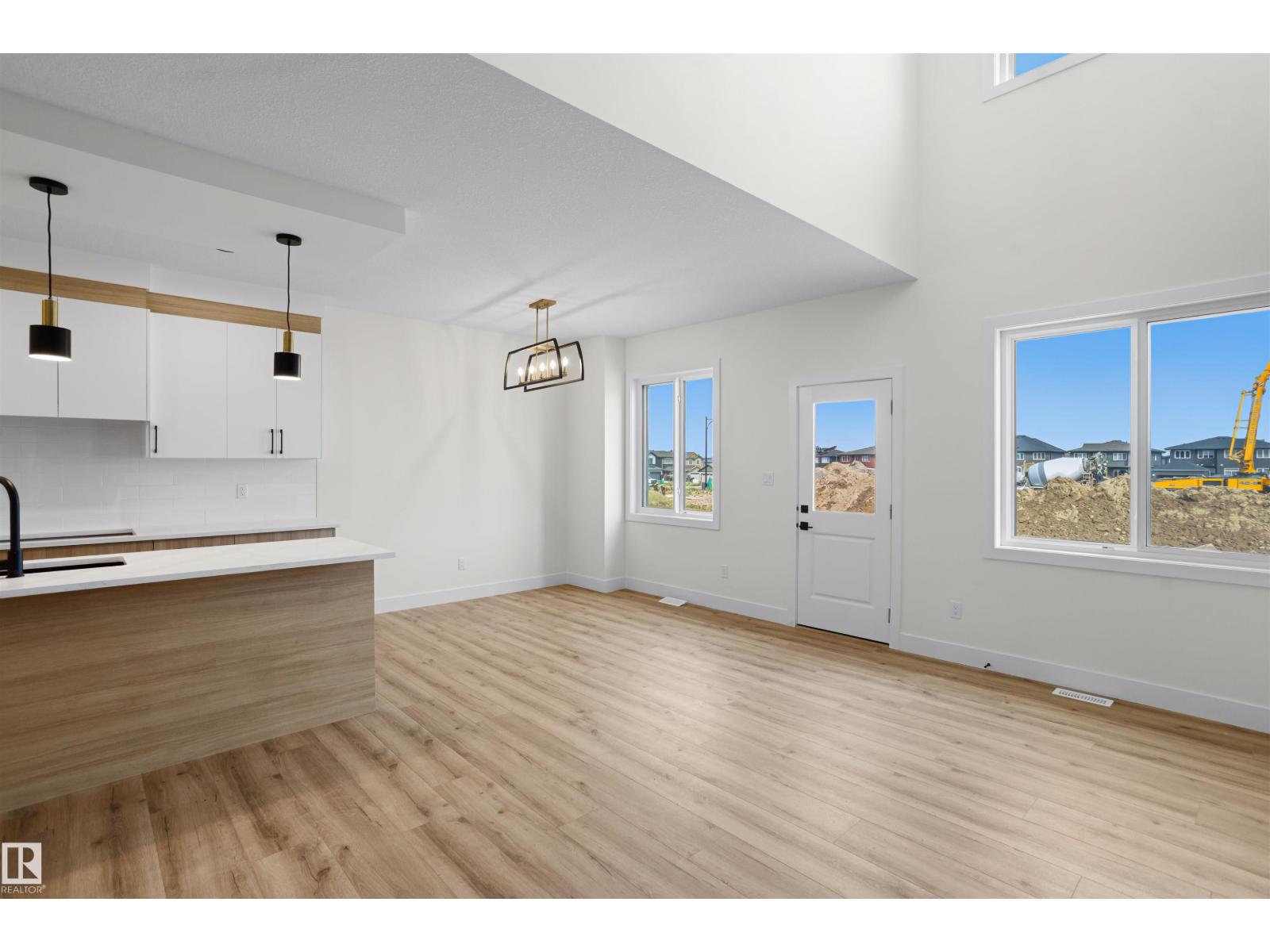 1786 Crossbill LO NW - 25