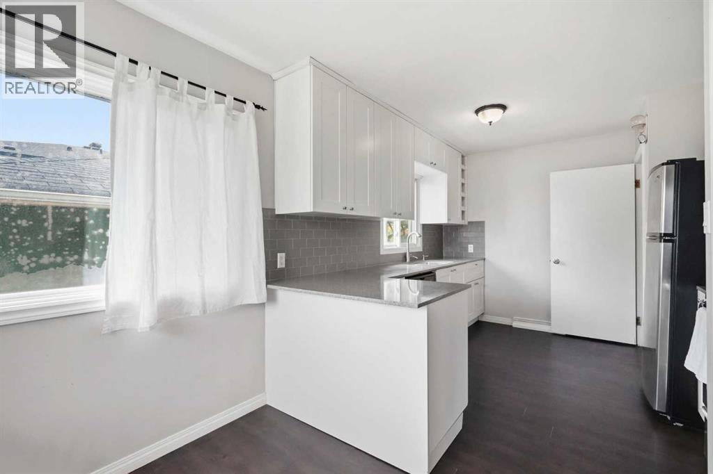 111 42 Avenue Northeast - Photo 11