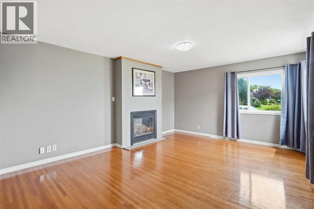111 42 Avenue Northeast - Photo 6