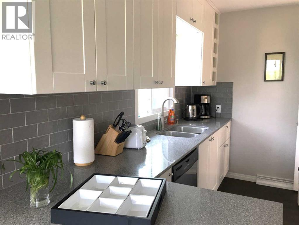 111 42 Avenue NE - 13