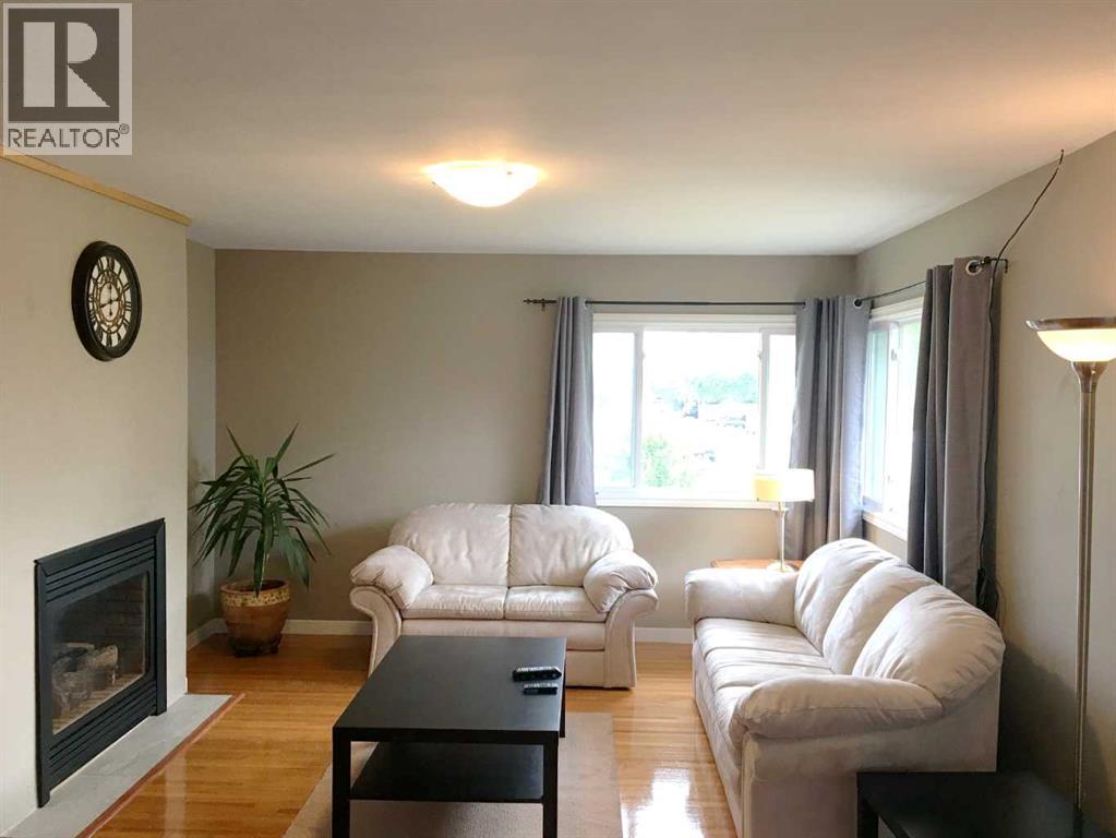 111 42 Avenue NE - 8