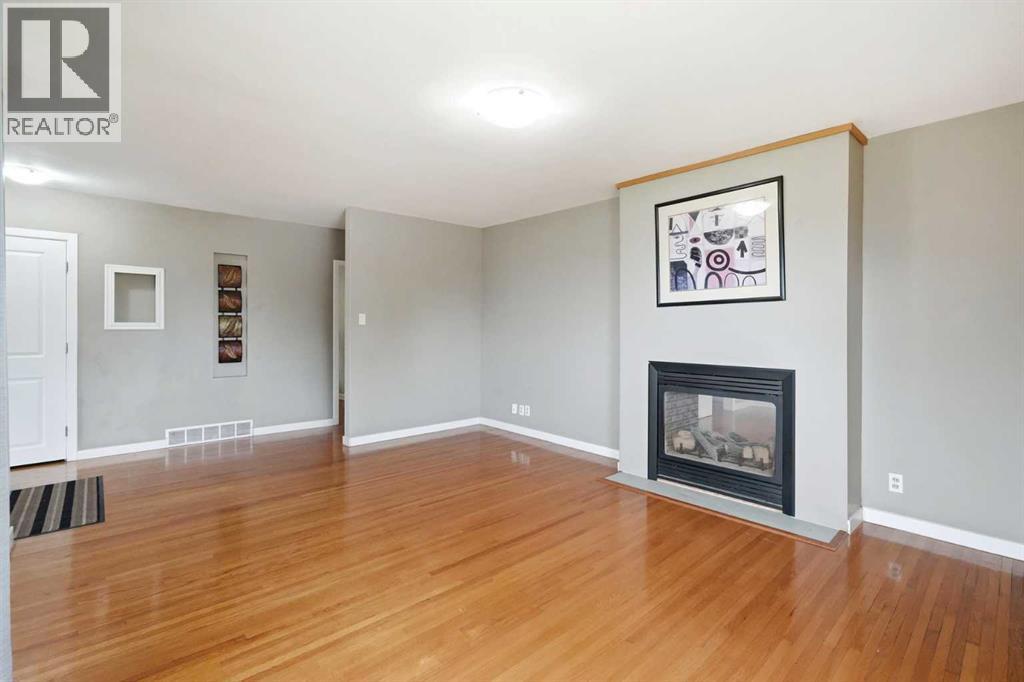 111 42 Avenue Northeast - Photo 7