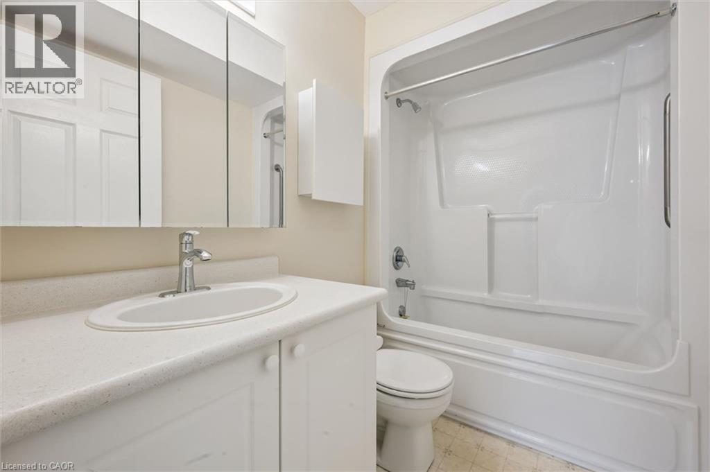 #110 20 ST GEORGE Street - Image 16