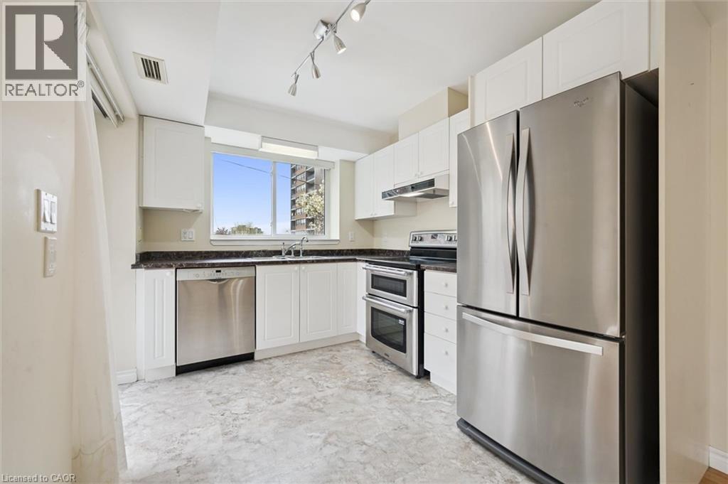 #110 20 ST GEORGE Street - Image 9