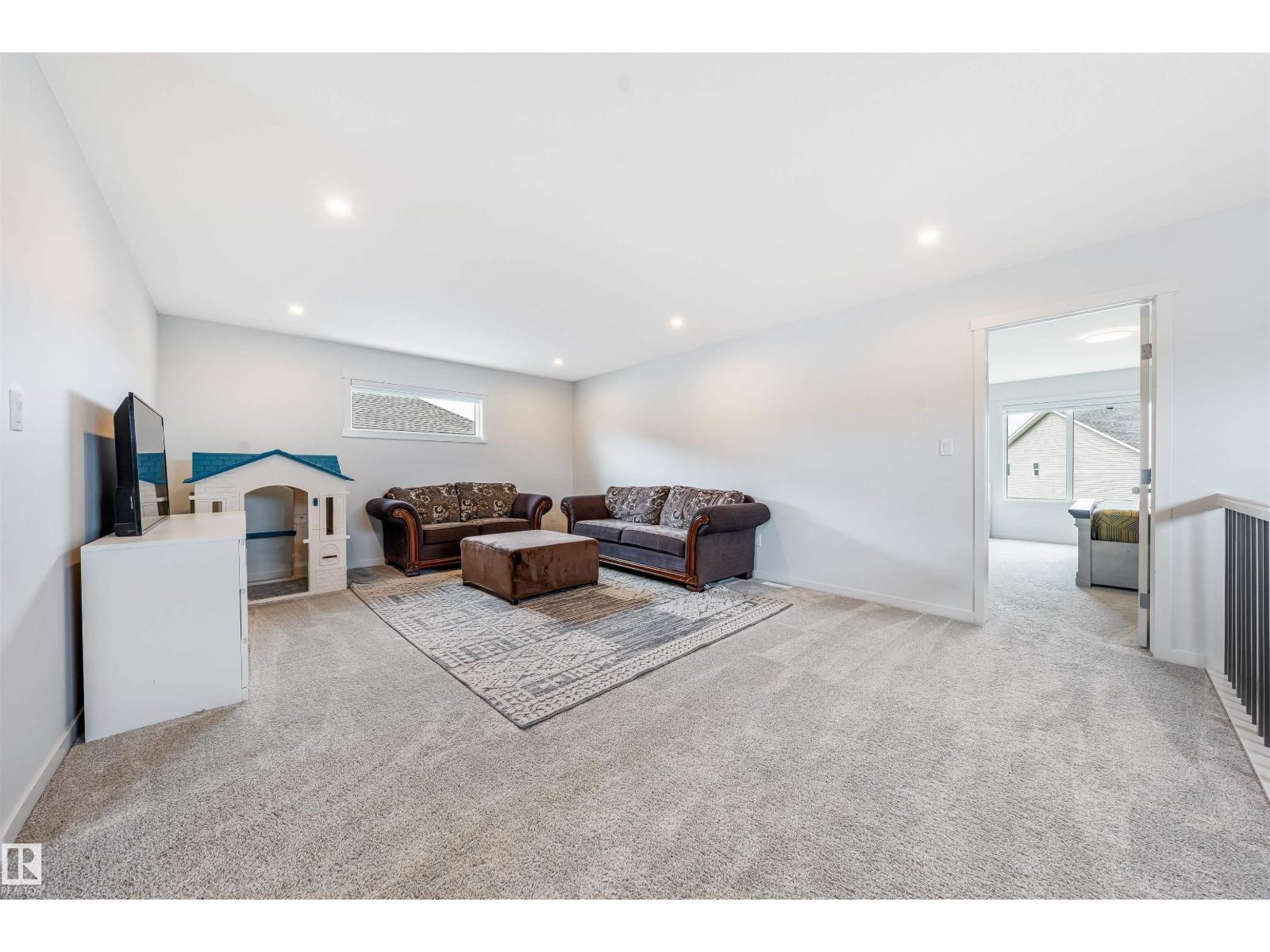 17072 45 Street NW - Photo 33