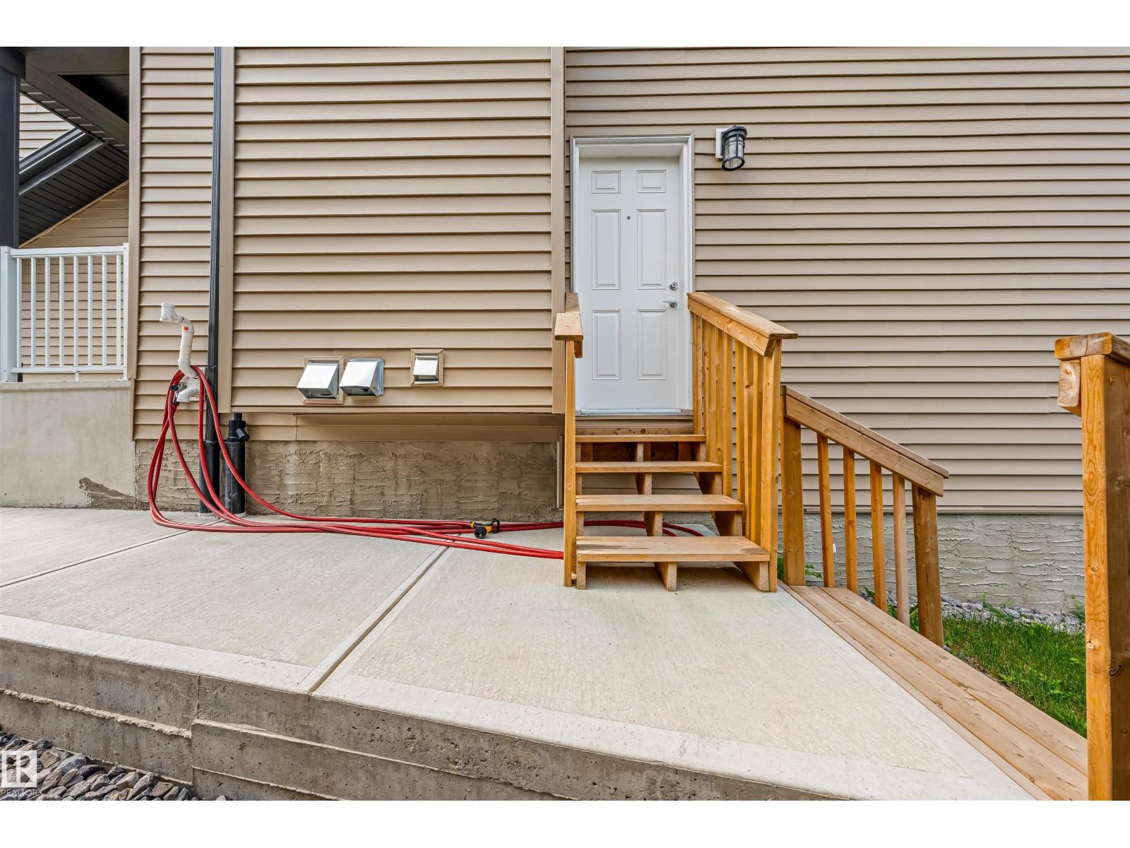 17072 45 ST NW - 54