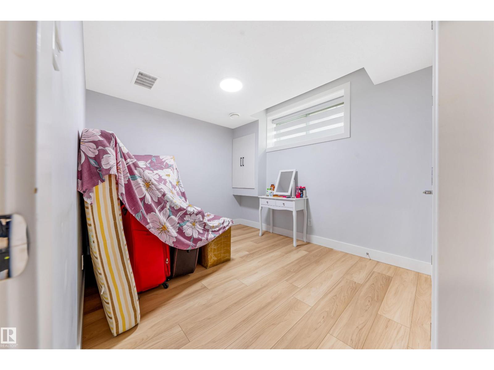 17072 45 ST NW - 63